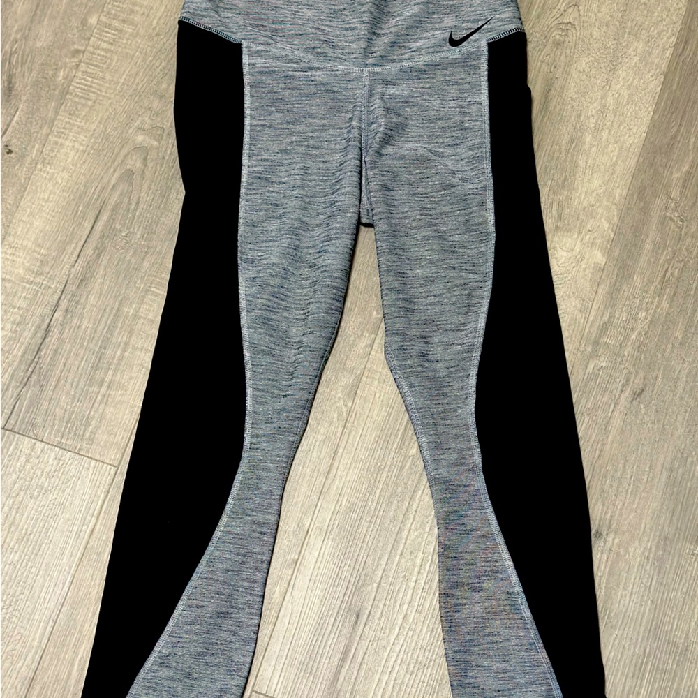 Nike crop tights